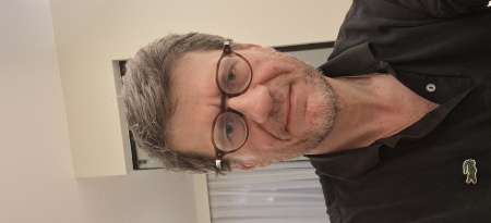 Profil Je cherche à ma faire piétiner et marcher dessus — Paris 3eme arrondissement
